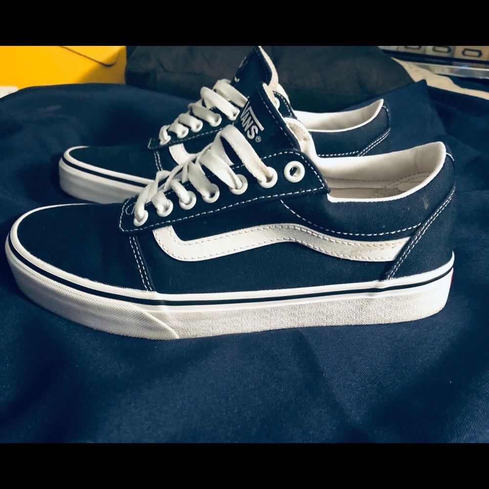 Vans sneakers navy blue and white. Excellent condition run slightly small - Picture 2 of 3